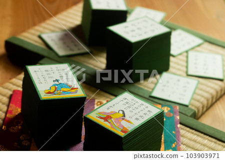"Hyakunin Isshu", a traditional New Year's play song "Hyakunin Isshu", a traditional New Year's play song 103903971