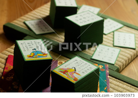 "Hyakunin Isshu", a traditional New Year's play song "Hyakunin Isshu", a traditional New Year's play song 103903973