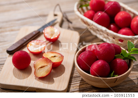 Japanese plum (plum) 103911553