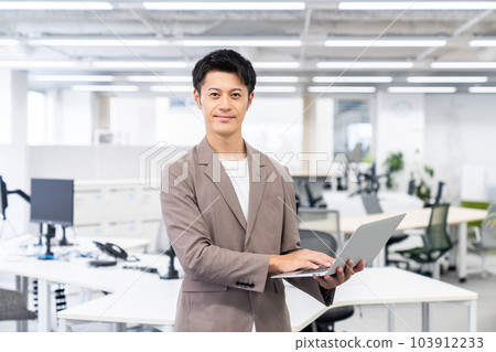 Office businessman 103912233