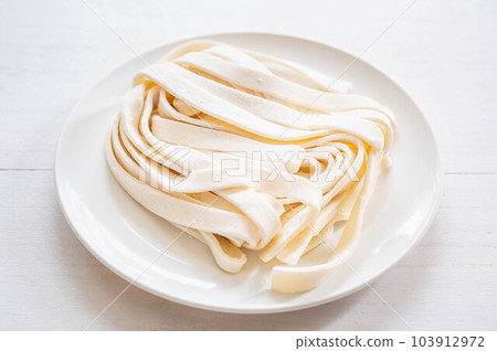 生熱麵條 103912972