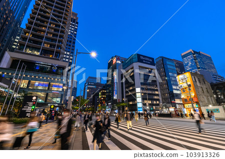 “東京”東京站八重洲口/城市夜景 103913326