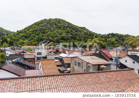 倉吉的城市景觀,從打吹迴廊看 倉吉的城市景觀,從打吹迴廊看 103913558