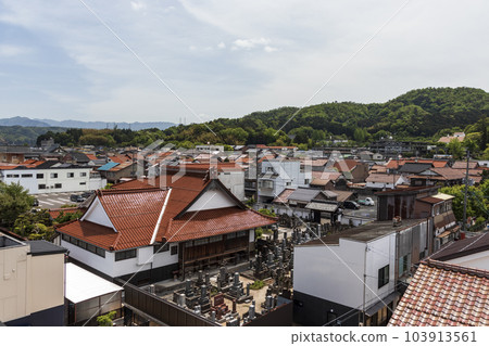 The cityscape of Kurayoshi, view from the Utsubuki Corridor The cityscape of Kurayoshi, view from the Utsubuki Corridor 103913561