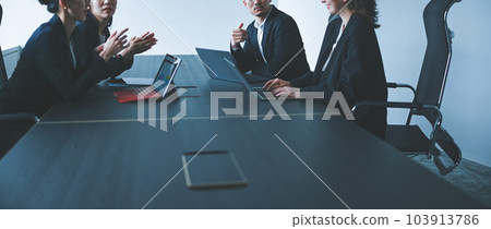  企業形象 103913786