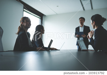  企業形象 103913792