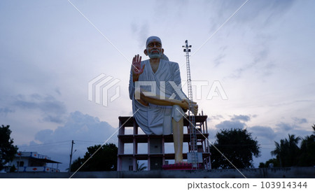 116 feet tall World's Biggest Statue Shirdi Sai Baba Statue. Started in 2001 and took 11 years to complete. Yaganti, Andhra Pradesh, Indi 116 feet tall World's Biggest Statue Shirdi Sai Baba Statue. Started in 2001 and took 11 years to complete. Yaganti, Andhra Pradesh, Indi 103914344