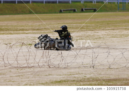 自衛隊摩托車襲擊 自衛隊摩托車襲擊 103915738