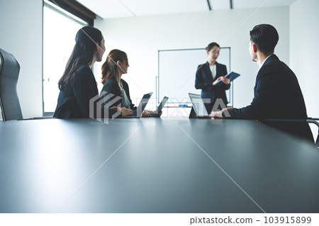 Business image 103915899
