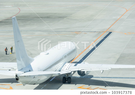 出發前的客機 103917378