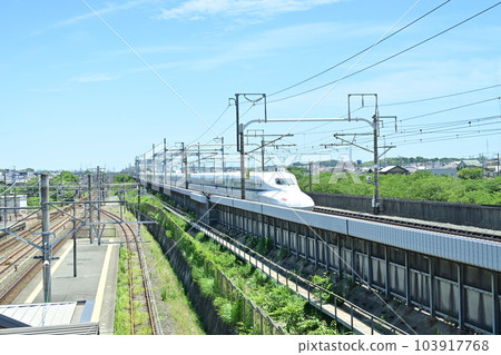 新幹線高速通過在來線二川站 103917768