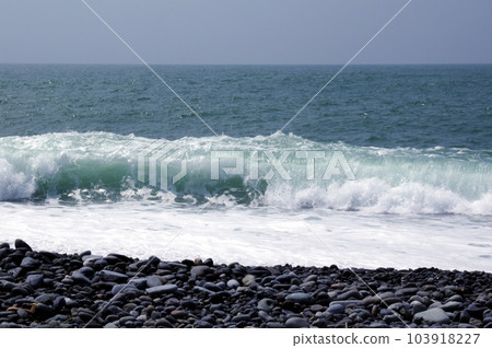 海浪開始破碎 海浪開始破碎 103918227