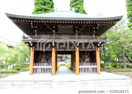 Eitakuji temple gate (Sanda City, Hyogo Prefecture) 103918971
