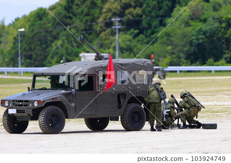 準備進攻的自衛隊 準備進攻的自衛隊 103924749