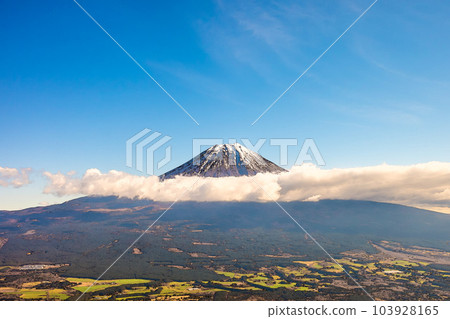 Mt.Fuji in early December Mt.Fuji in early December 103928165