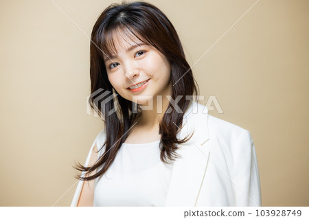 女商人米色包包 103928749