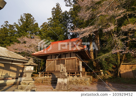2023 年 4 月 4 日,位於桐生市菱町的鹽宮神社,那裡是前仙寧岳登山口所在的位置 2023 年 4 月 4 日,位於桐生市菱町的鹽宮神社,那裡是前仙寧岳登山口所在的位置 103929452