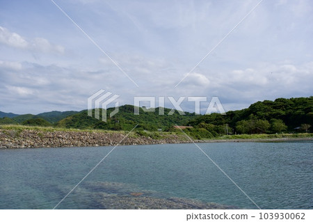 Breakwater made of natural stones built in the Edo period Breakwater made of natural stones built in the Edo period 103930062