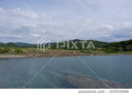 Breakwater made of natural stones built in the Edo period 103930066