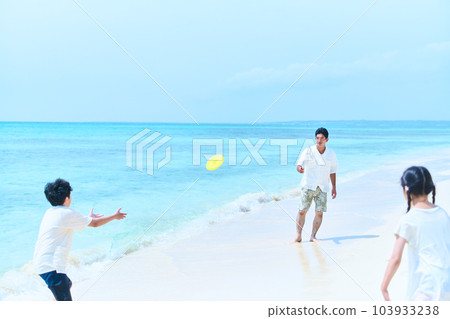 sea person child 103933238