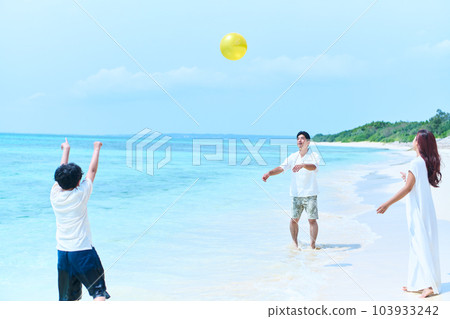 sea person child 103933242