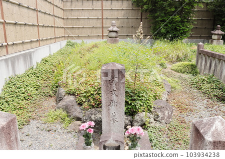 The grave of Kyoto purple headquarters 103934238