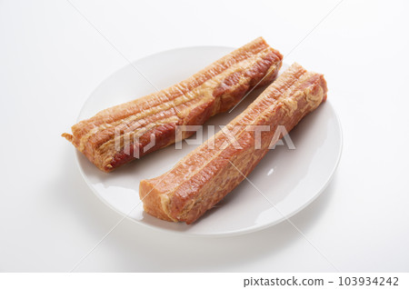 Hanging bacon 103934242