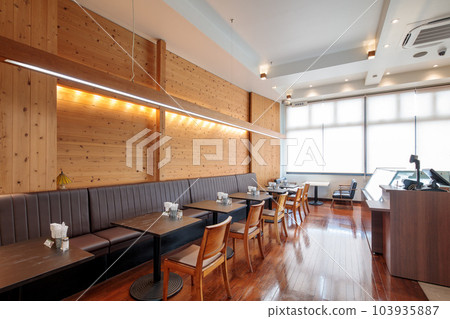 Restaurant In-store 103935887