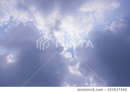 從雲層照耀的光芒 103937488