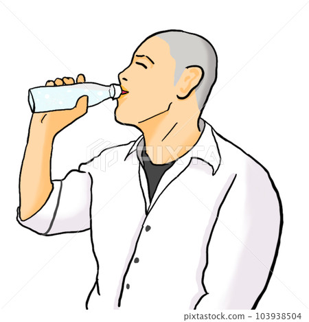 一個剃光頭的男人喝著塑料瓶飲料。 103938504