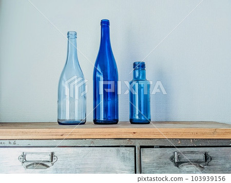 藍色玻璃瓶 103939156