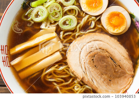 soy source ramen  103940853