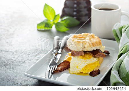 Biscuit breakfast sandwich Biscuit breakfast sandwich 103942654
