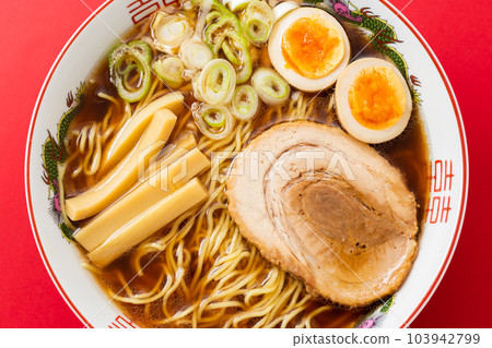 soy source ramen  103942799