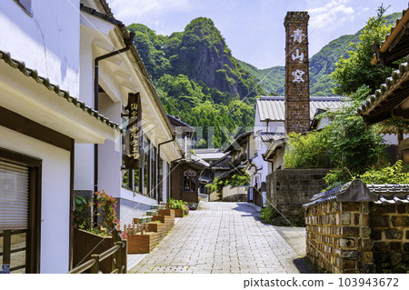 秘窯村：大川內山的街景（佐賀縣伊万里市） 103943672
