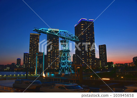 從豐洲看到的東京灣日落景色 103945658