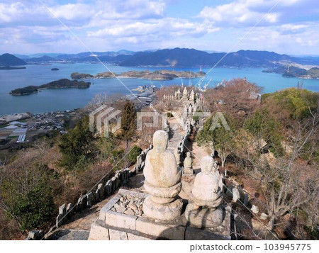 Superb view of Innoshima View from Mt. Shirataki and Gohyaku Rakan (Innoshima, Onomichi City, Hiroshima Prefecture) Superb view of Innoshima View from Mt. Shirataki and Gohyaku Rakan (Innoshima, Onomichi City, Hiroshima Prefecture) 103945775