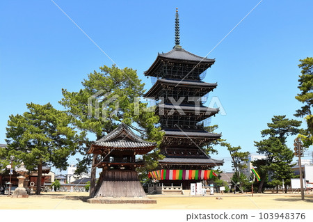 【香川縣】四國聖地“善通寺75號”總本山善通寺（五層寶塔和鍾樓） 103948376