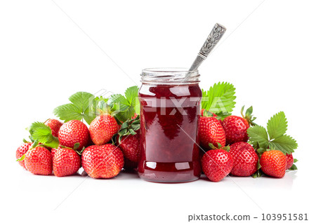 Strawberry jam and fresh berries are isolated on a white background. 103951581