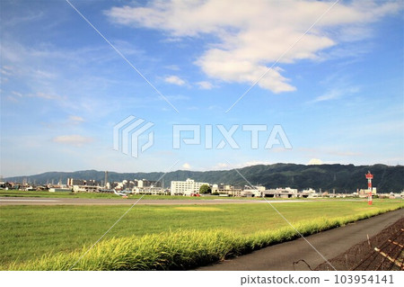 Yao airport runway 103954141