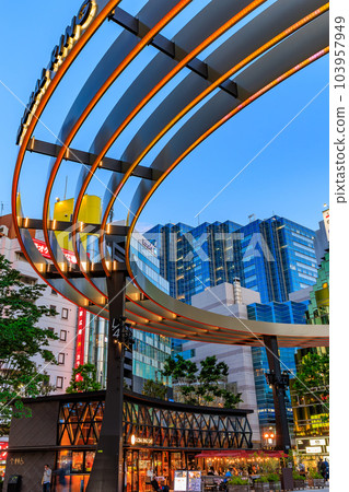 東京, 豐島區, 池袋西口 Cityscape, 池袋西口公園 103957949