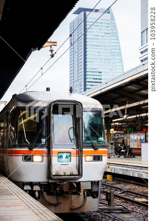 [Nagoya Station] Limited Express Nanki No. 3 waiting for departure 103958228