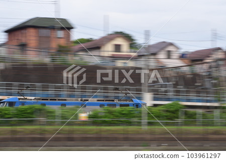 Tokaido Line panning shot between Ofuna and Totsuka 103961297