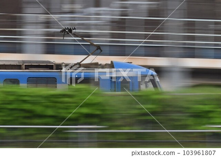 Tokaido Line panning shot between Ofuna and Totsuka 103961807