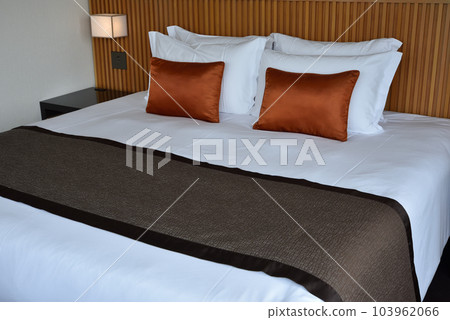 bedroom bedroom 103962066