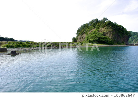 島根半島地質公園熔岩島加賀桂島 103962647