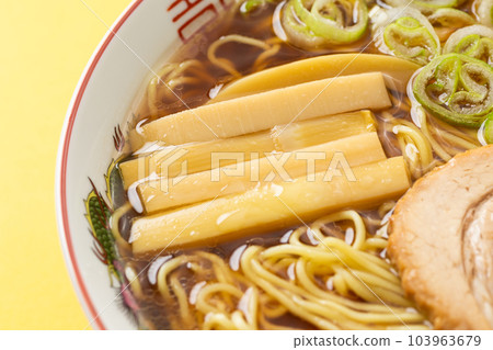 Soy Sauce Ramen Ingredients (Shinachi Kumenma) 103963679
