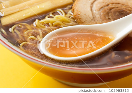 Soup of soy sauce ramen 103963813