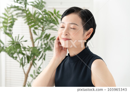美麗的女人短髮 103965343