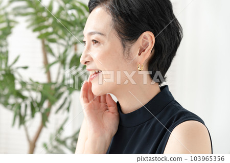 美麗的女人短髮 103965356